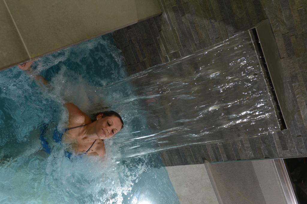 Hotel Ambassador Levico Terme Exterior foto