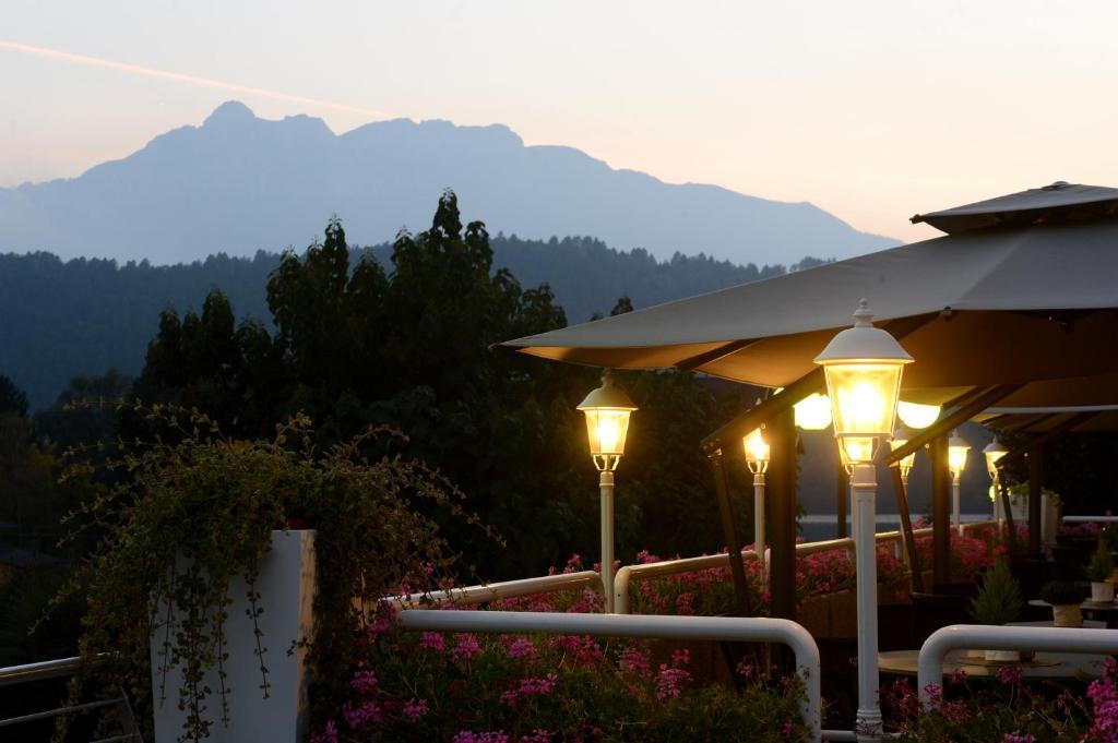 Hotel Ambassador Levico Terme Exterior foto