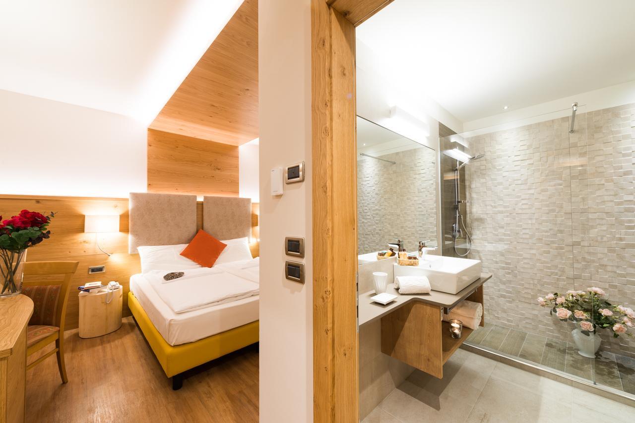 Hotel Ambassador Levico Terme Exterior foto