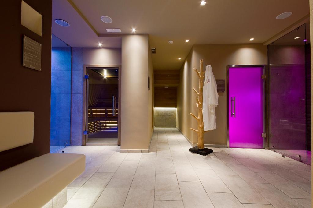 Hotel Ambassador Levico Terme Exterior foto