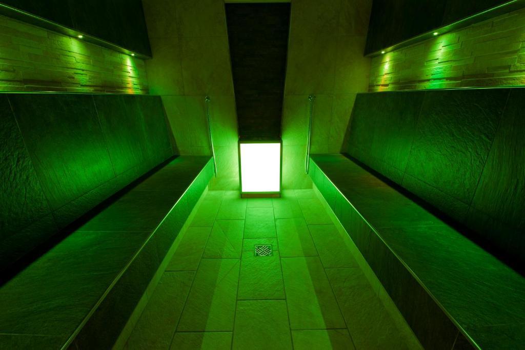Hotel Ambassador Levico Terme Exterior foto