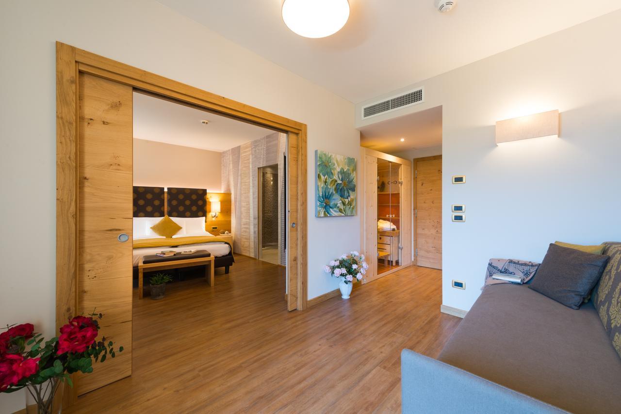 Hotel Ambassador Levico Terme Exterior foto