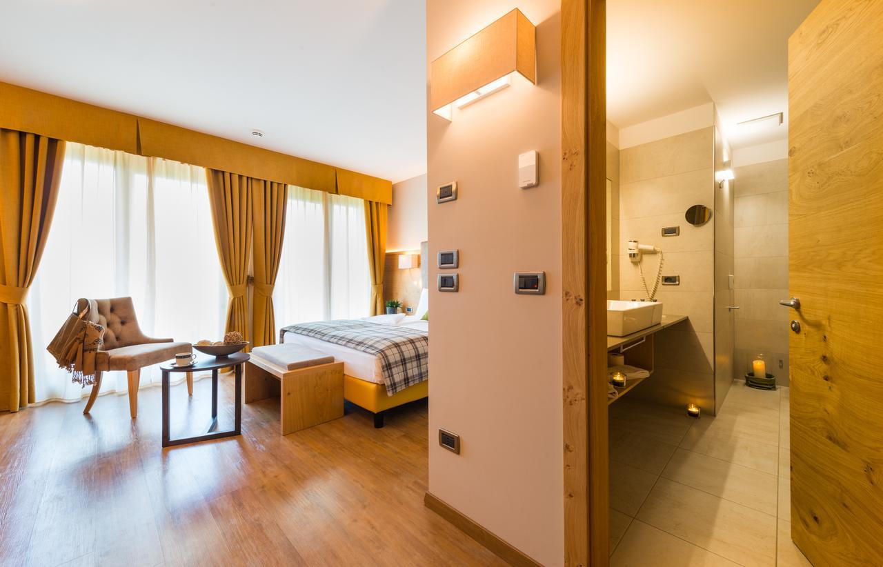 Hotel Ambassador Levico Terme Exterior foto