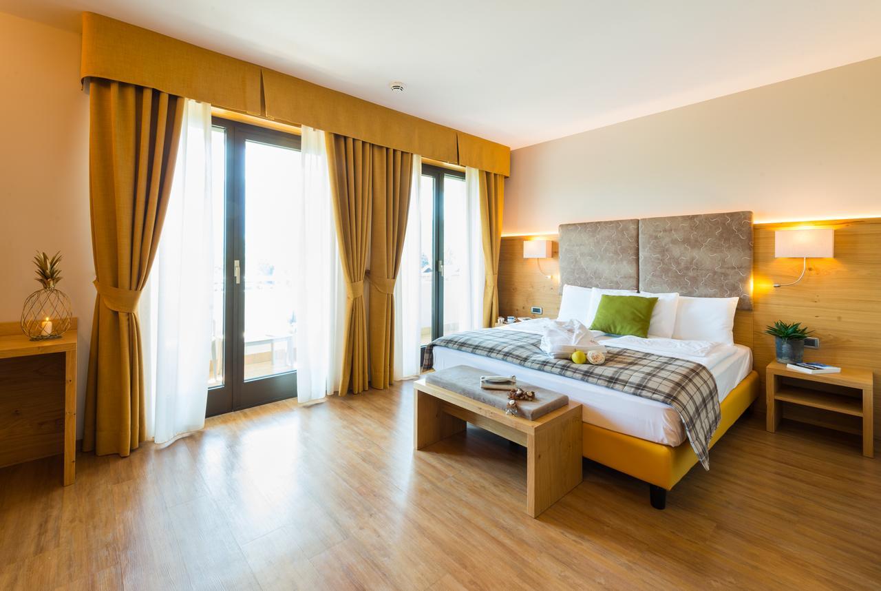 Hotel Ambassador Levico Terme Exterior foto