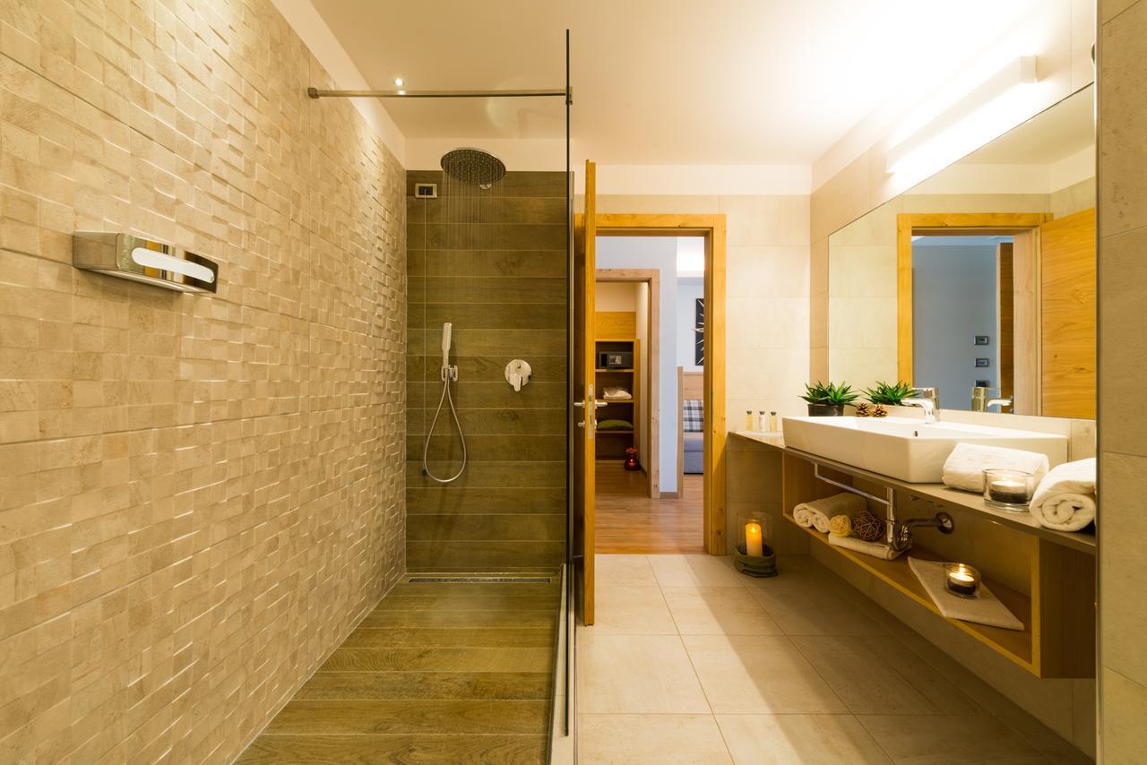 Hotel Ambassador Levico Terme Exterior foto